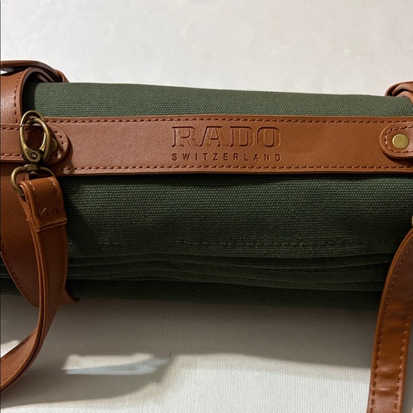 Rado Men's Green and Tan Picnic Blanket - Picture 7 of 7